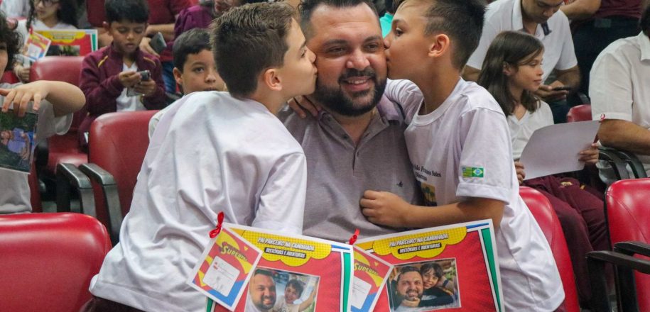 Alunos preparam homenagens e emocionam no Dia dos Pais