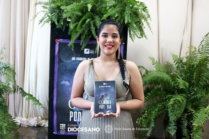 Estudante do Diocesano lança seu primeiro livro aos 13 anos de idade