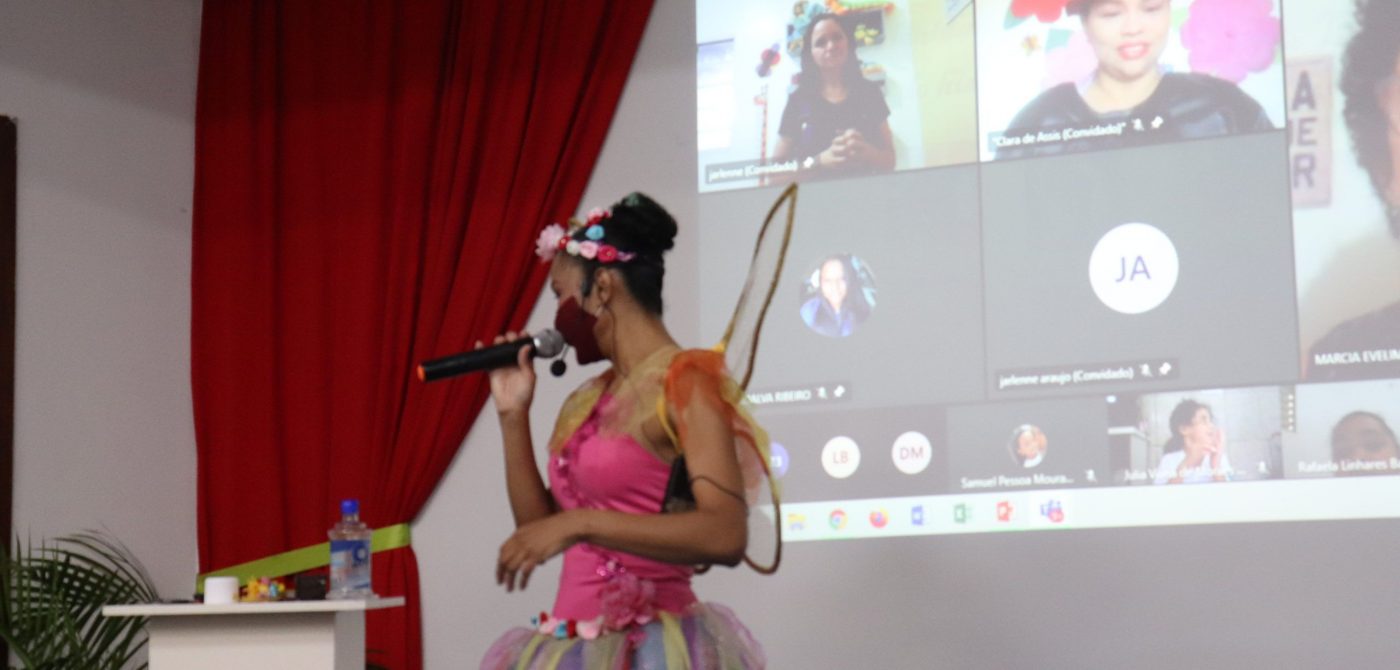 Feira Literária presta homenagens as professoras do Cirquinho do Livro