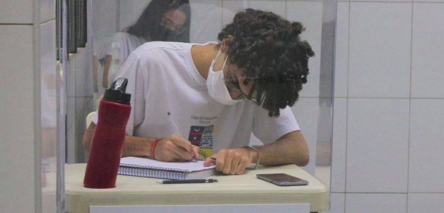 Estudantes do Terceirão retornam às aulas presenciais nesta segunda-feira, 26