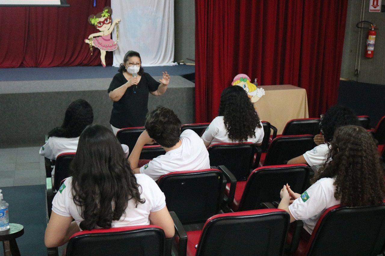Equipe pedagógica apresenta Novo Ensino Médio para alunos do 9º ano