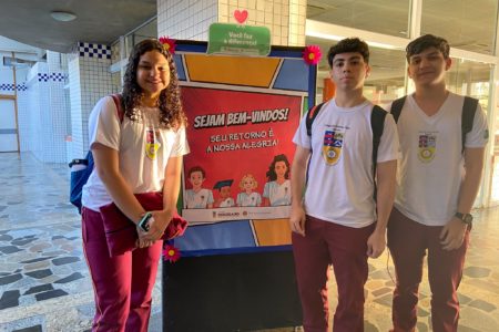 Acolhida marca o retorno das aulas no Dió e Diozinho