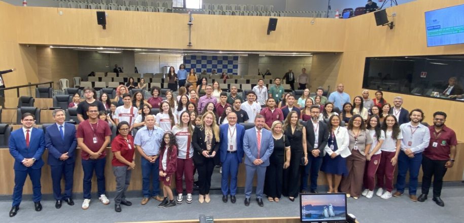 Assembleia Legislativa reconhece contribuição do Colégio Diocesano à educação piauiense em seus 120 anos