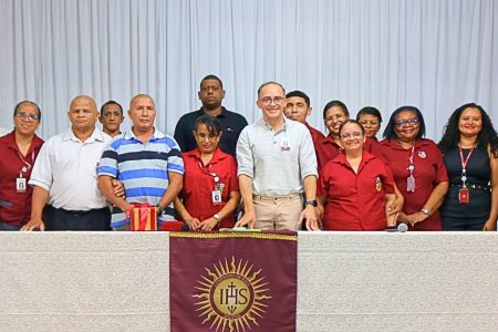 Quatro décadas de missão: Diocesano homenageia colaborador por 40 anos de serviço